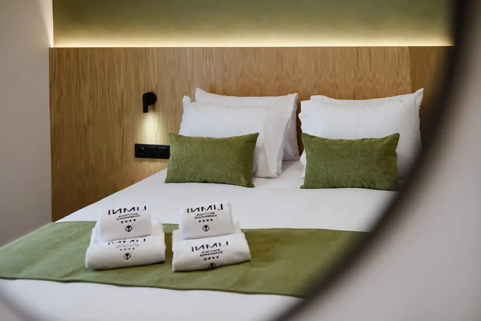 STANDARD DOUBLE ROOM WITH POOL